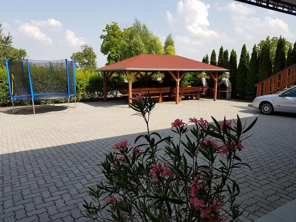 Apartman Taktik Veľký Meder Exteriör bild