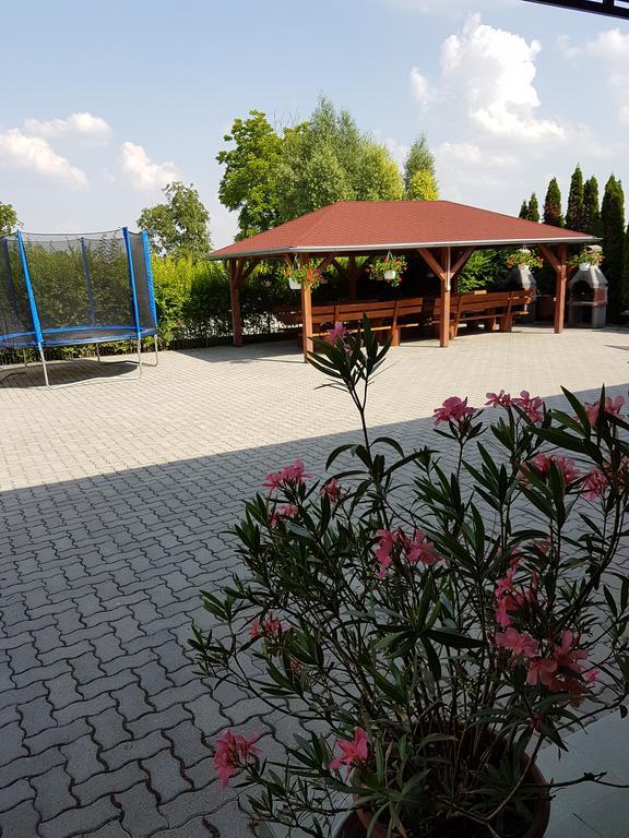 Apartman Taktik Veľký Meder Exteriör bild