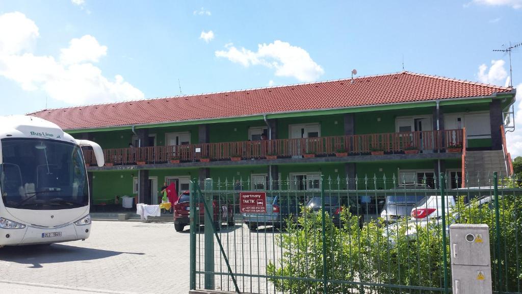 Apartman Taktik Veľký Meder Exteriör bild