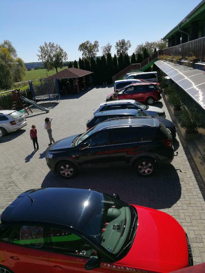 Apartman Taktik Veľký Meder Exteriör bild