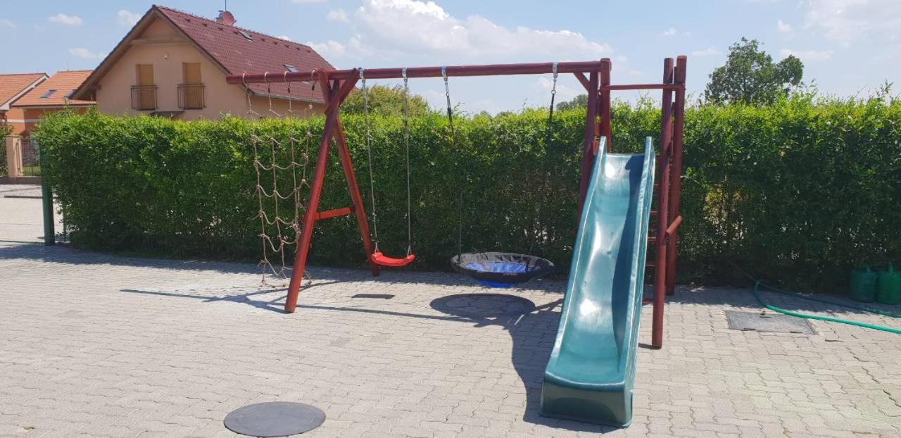 Apartman Taktik Veľký Meder Exteriör bild